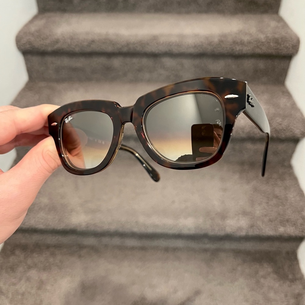 NEW Ray-Ban RB2186 State Street Sunglasses Tortoise With Gradient Brown Lenses